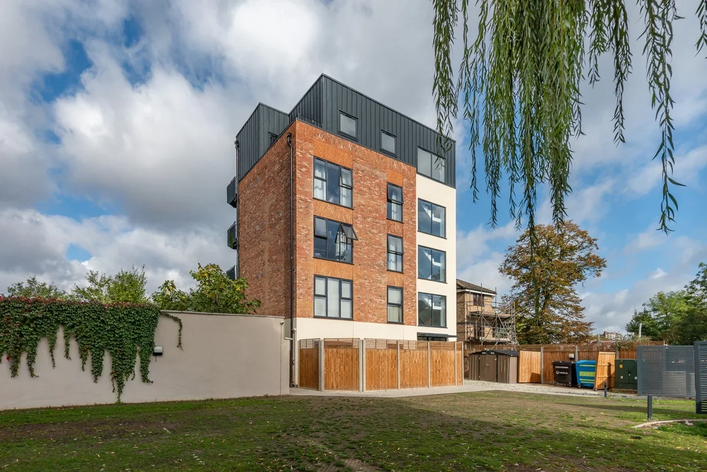 Flat Harlesden Road in Greater London