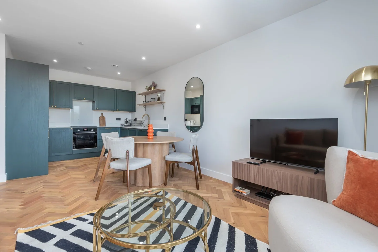 Flat Harlesden Road in Greater London
