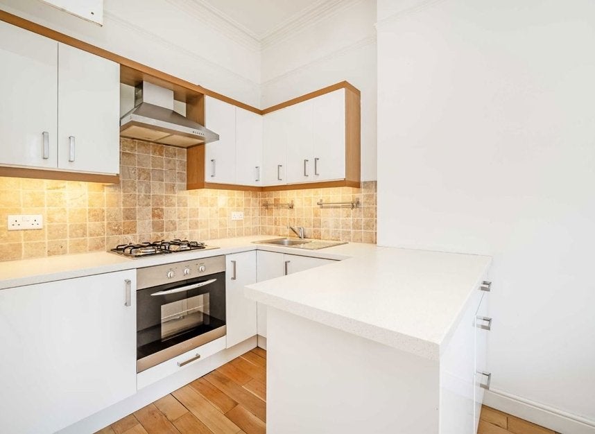 Flat Cambridge Gardens in Greater London