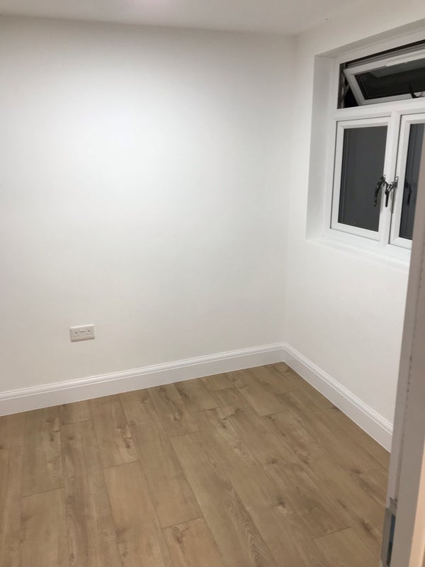 Room Bury Road in Greater London