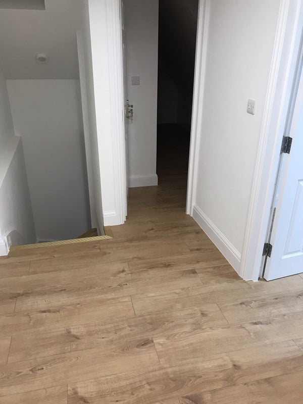 Room Bury Road in Greater London