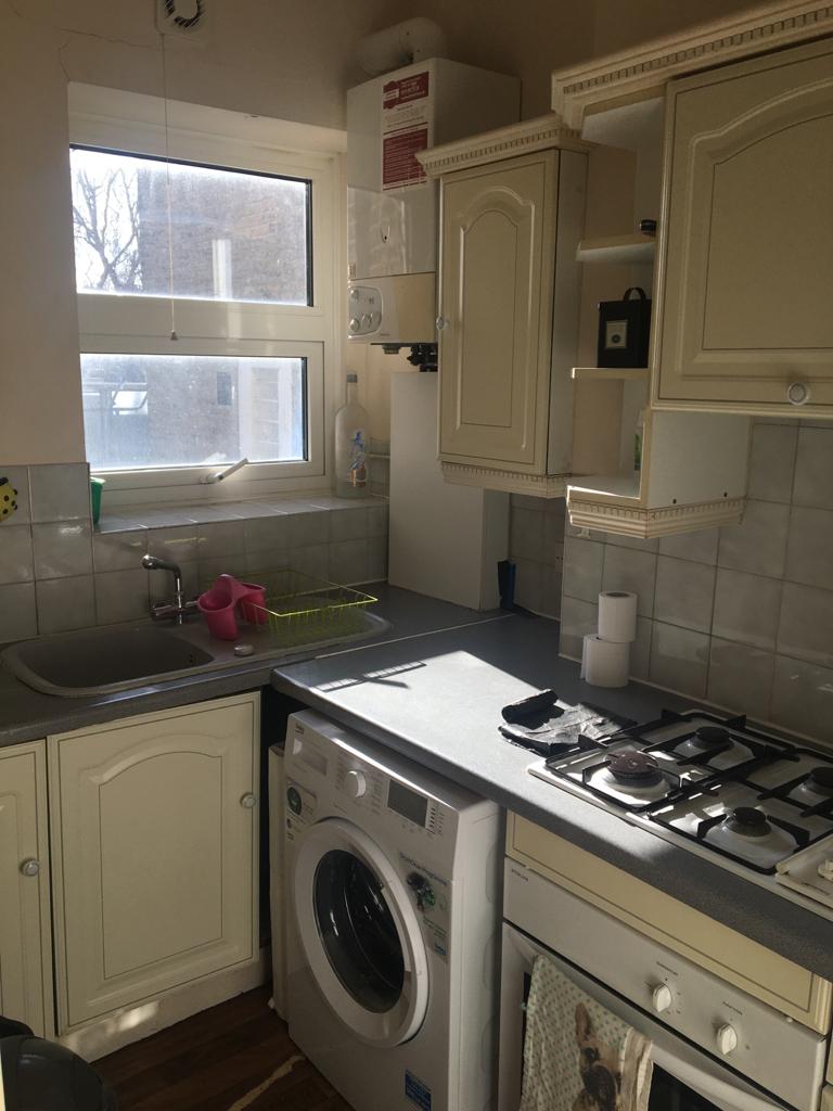 Flat Huguenot Place in Greater London