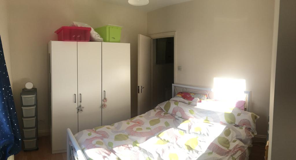 Flat Huguenot Place in Greater London
