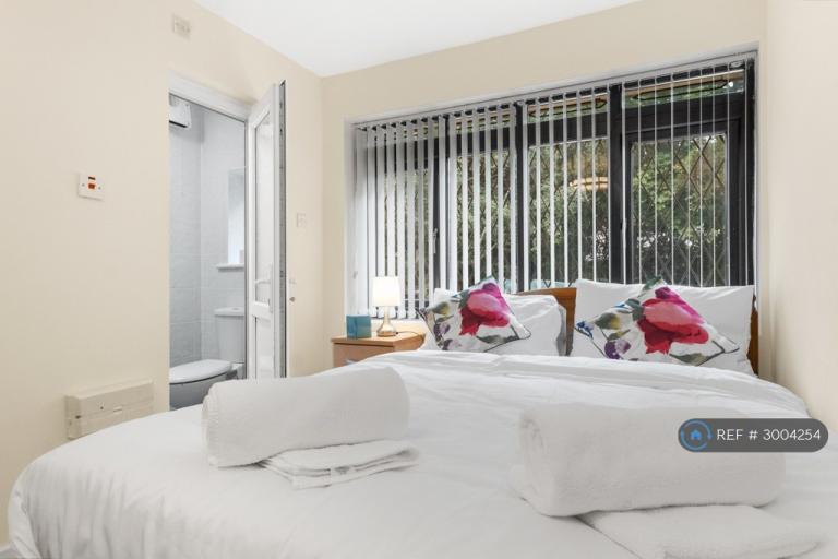 Flat Wilkinson Croft in Birmingham