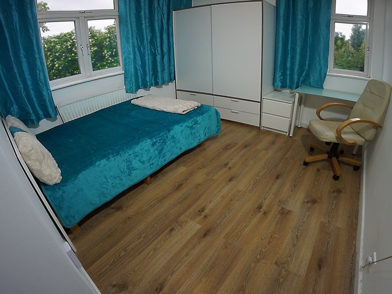 Room Haymerle Road in Greater London