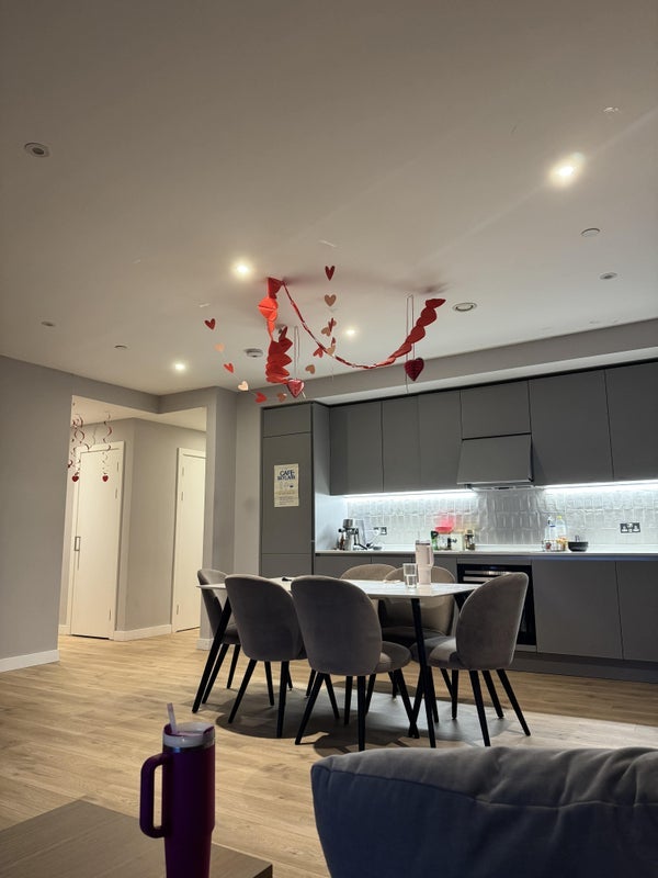 Flat Portlands Court in Greater London