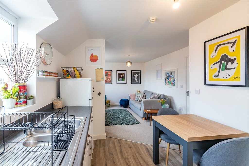 Flat Escelie Way in Birmingham