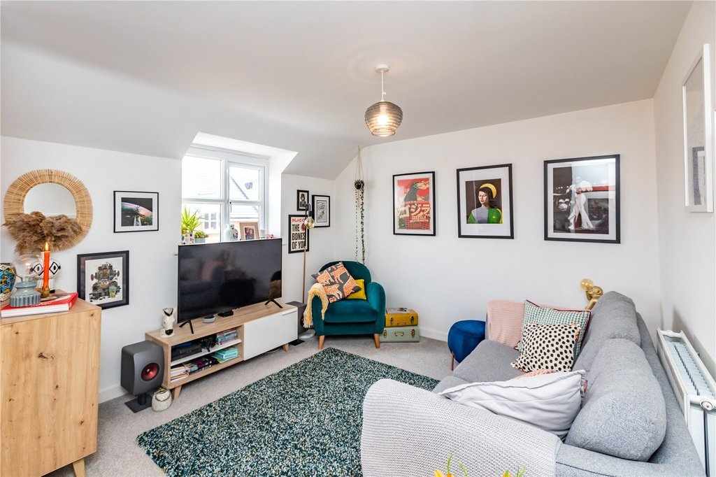 Flat Escelie Way in Birmingham