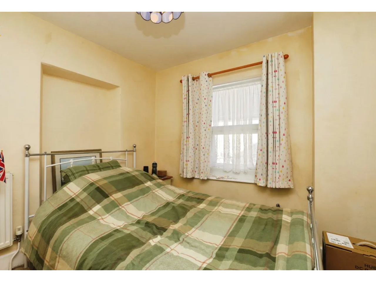 Flat Hazelwood Lane in Greater London