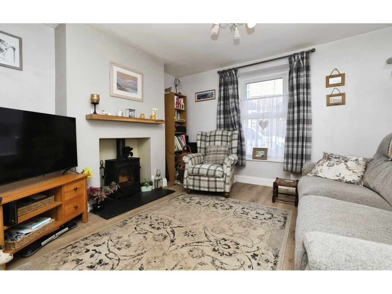 Flat Hazelwood Lane in Greater London
