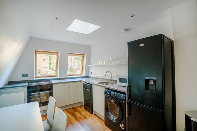 Flat Blythe Road in Greater London