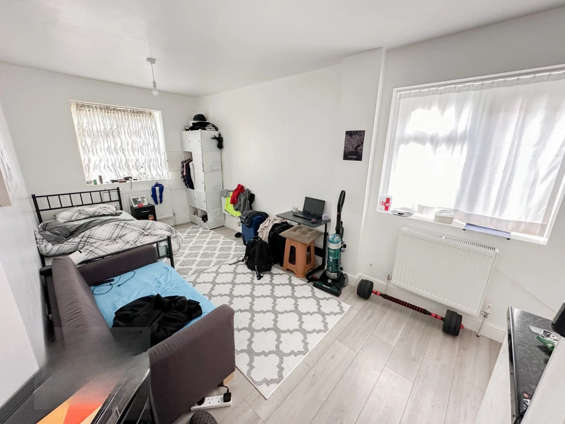Flat Sweet Briar Grove in Greater London