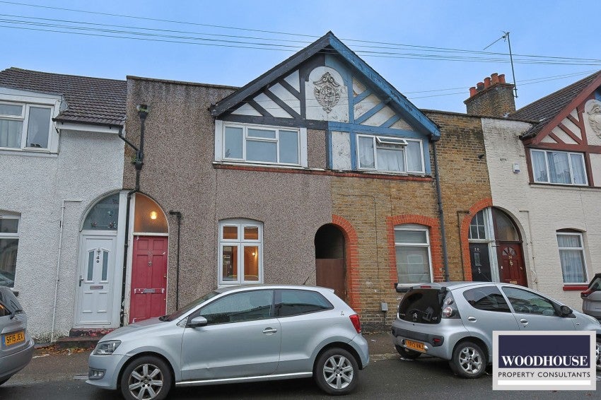 House Swanfield Road in Waltham Cross