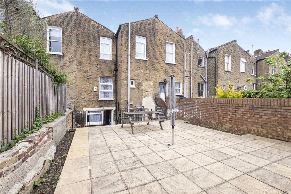 House Medwin Street in Greater London