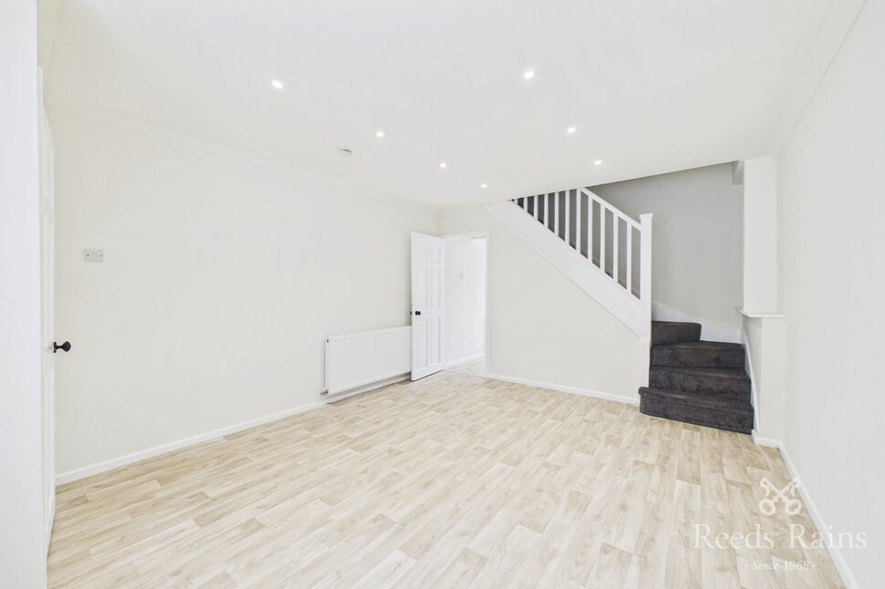 House Braeburn Court in Leigh