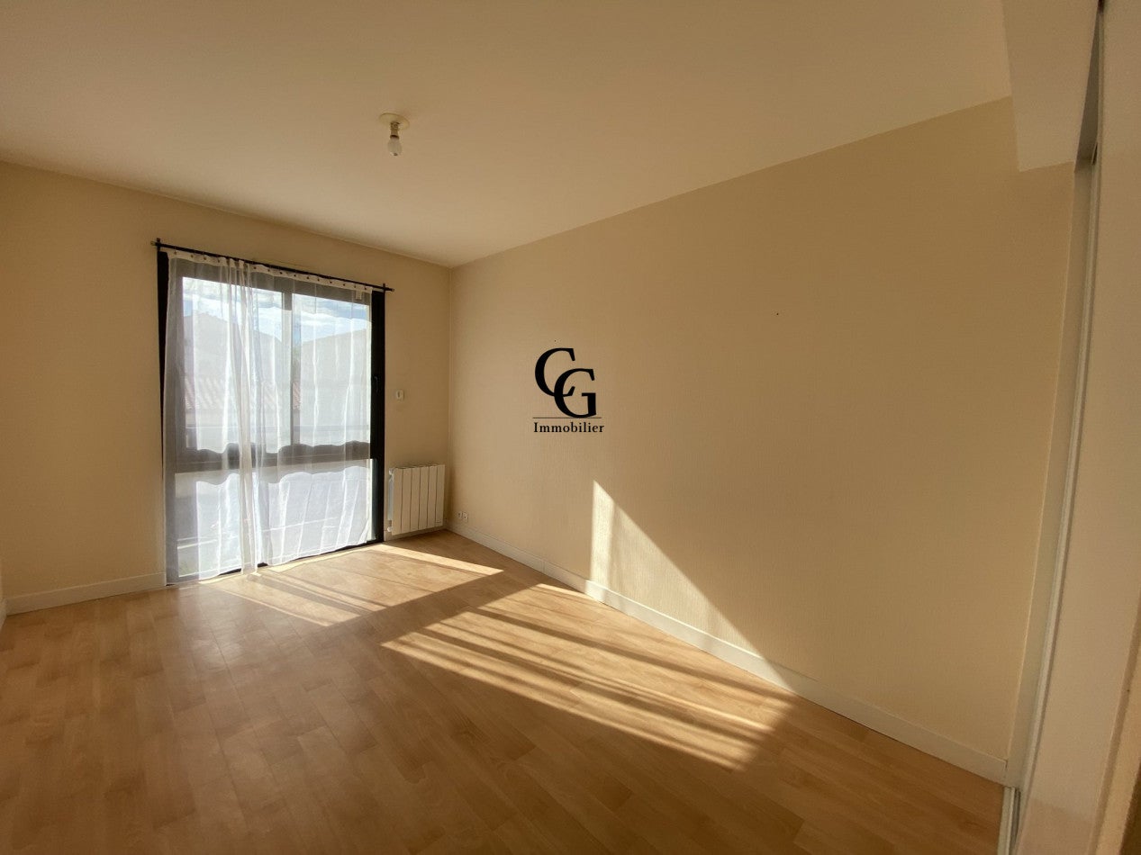 Flat Rue Henri Charpentier in Vertou