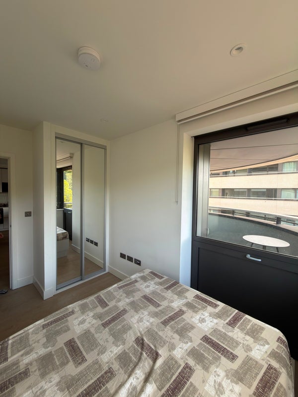 Room High Road Wembley in Greater London