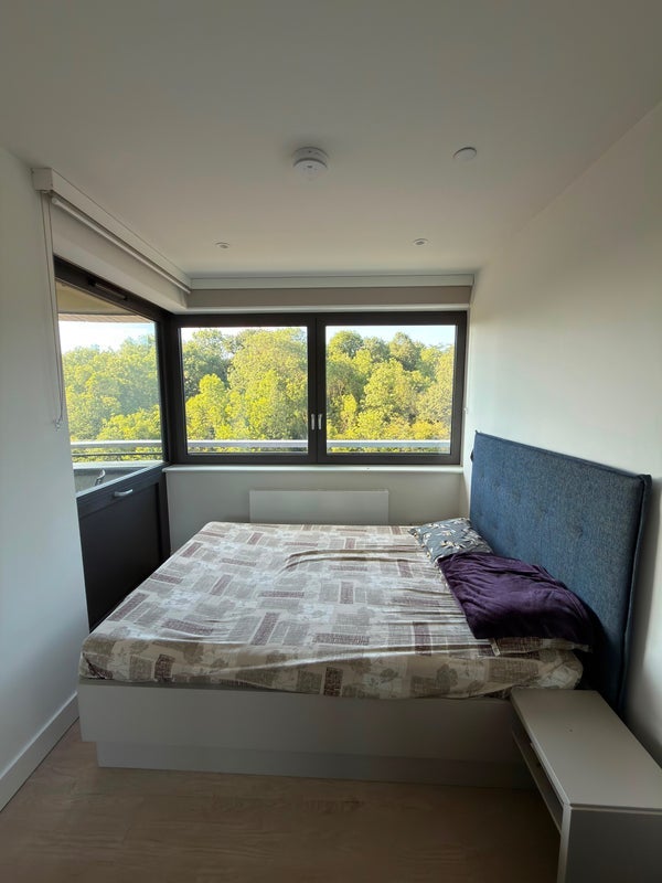 Room High Road Wembley in Greater London