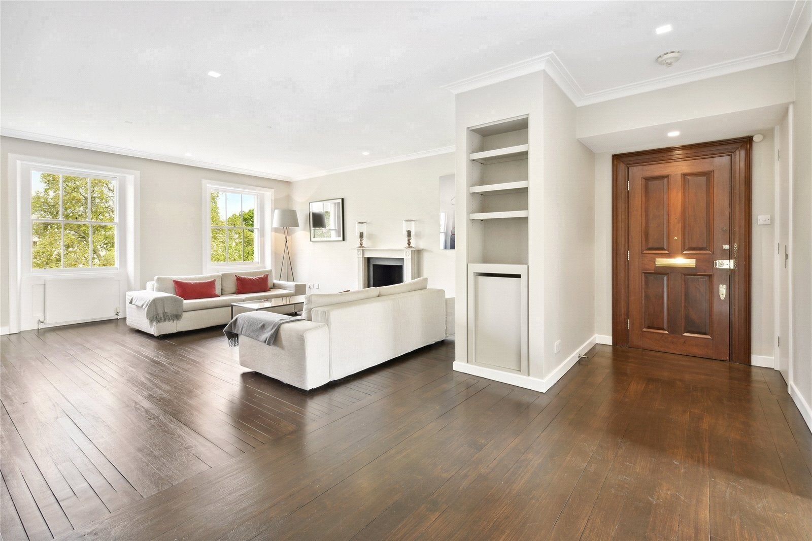 Flat Cambridge Street in City of Westminster