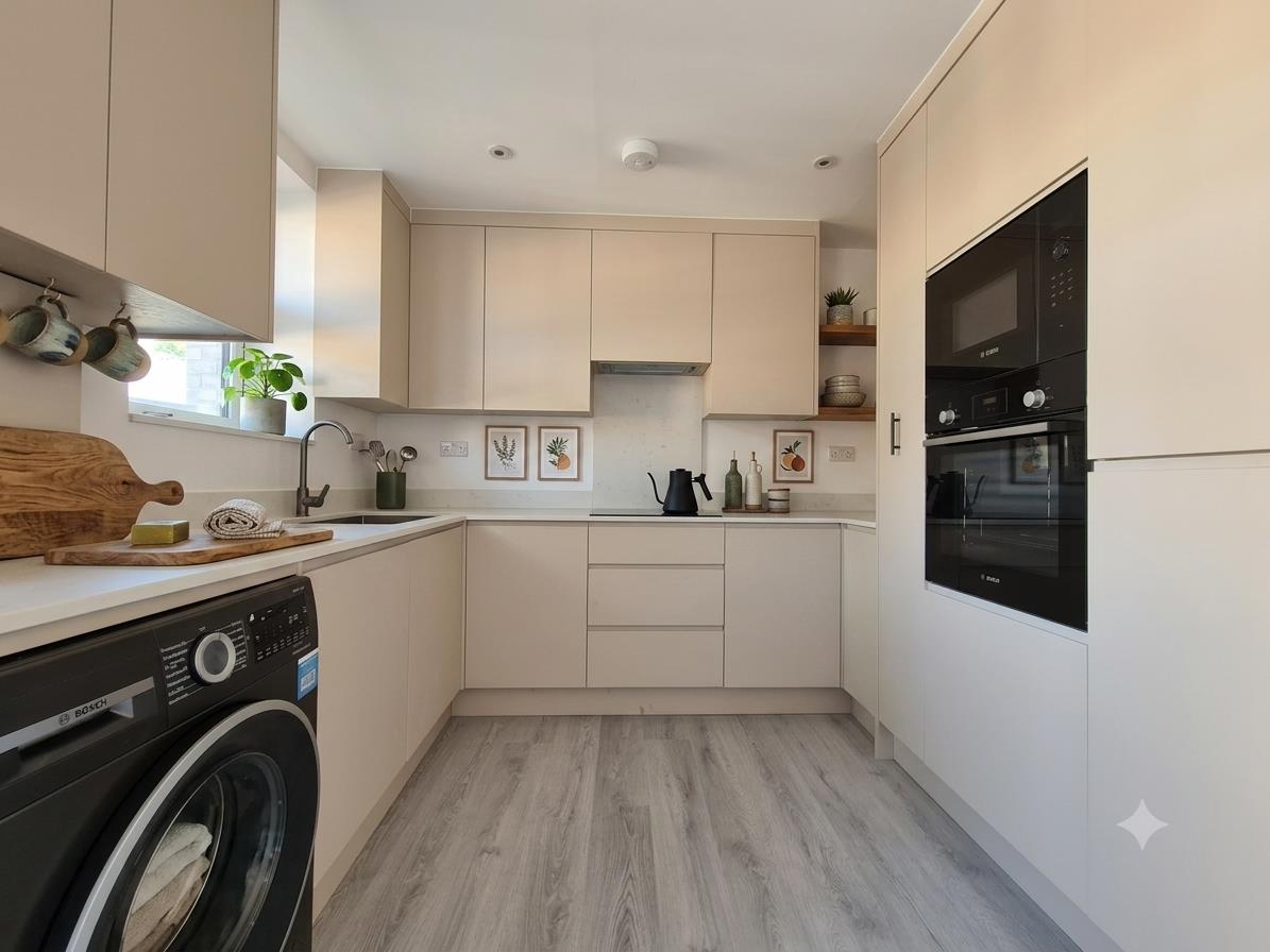 Flat Northfield Road in Greater London