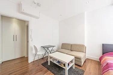 Flat Kensington Park Road in Greater London
