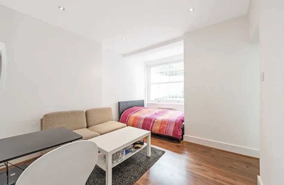 Flat Kensington Park Road in Greater London
