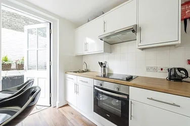 Flat Kensington Park Road in Greater London