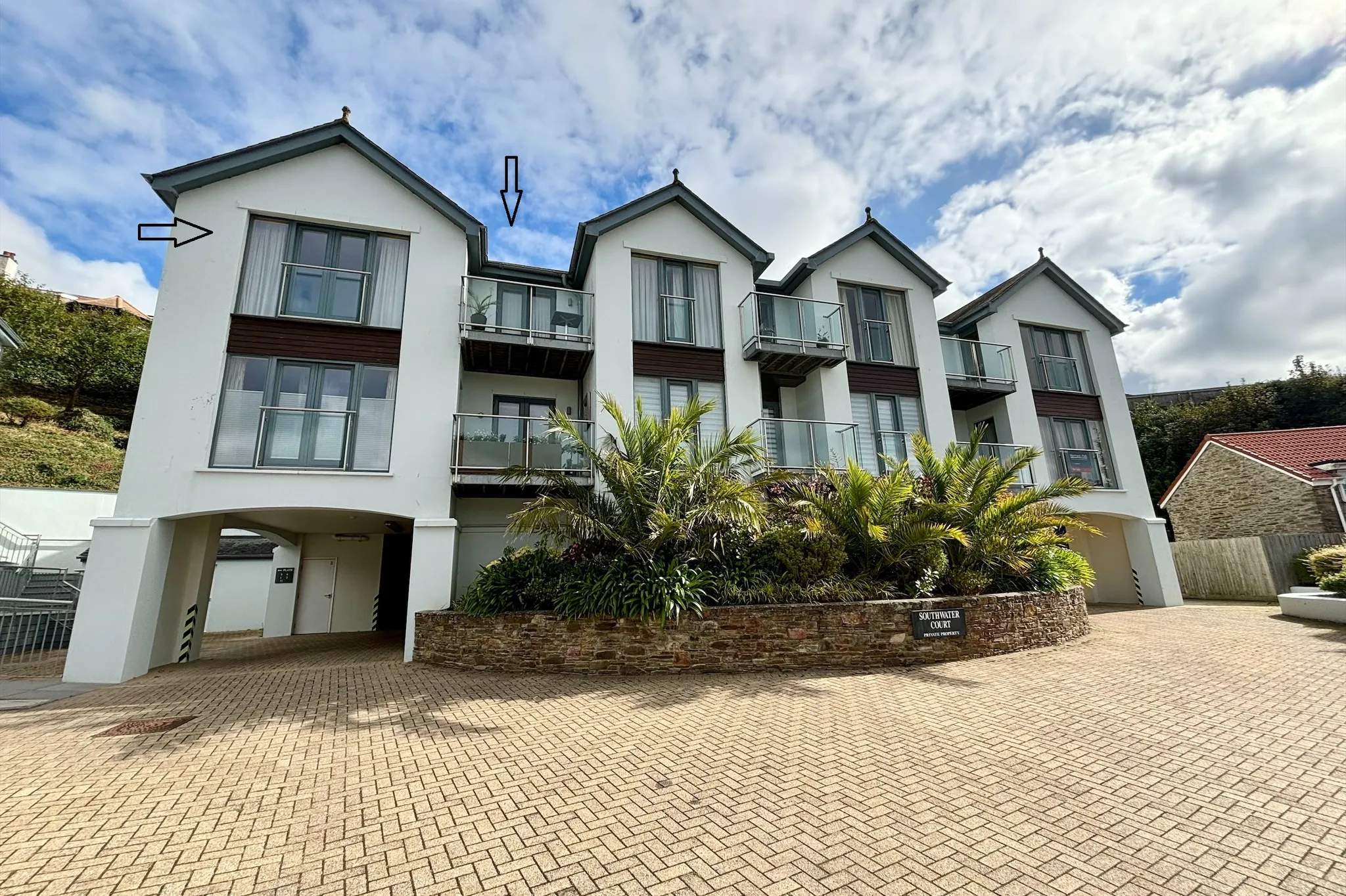 Flat Embankment Road in South Hams