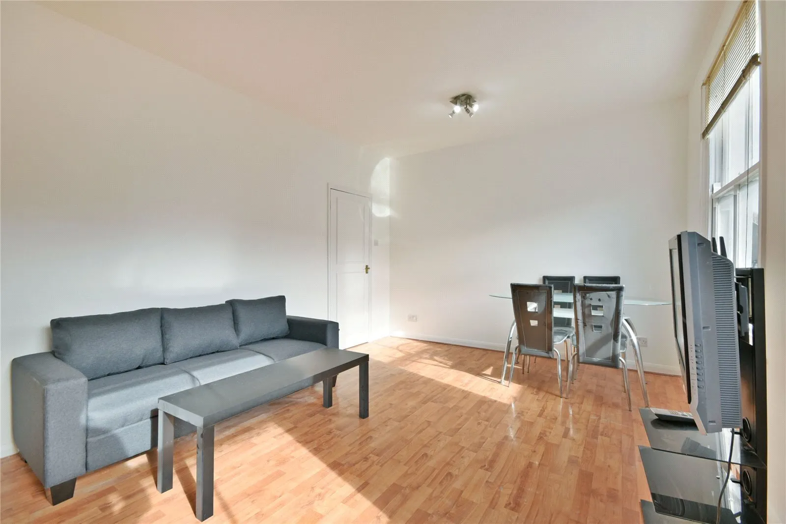 Room Iverson Road in Greater London