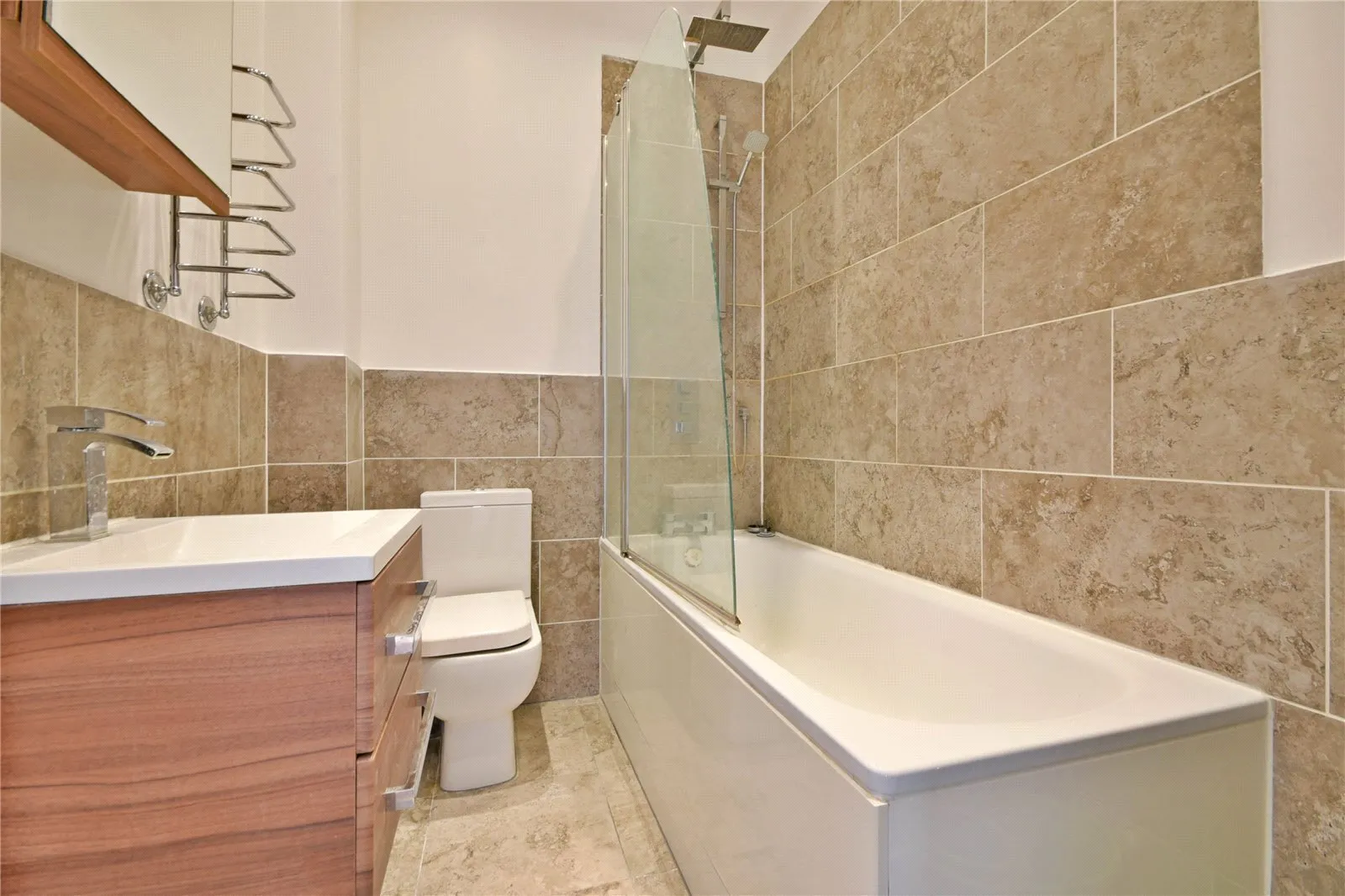 Room Iverson Road in Greater London