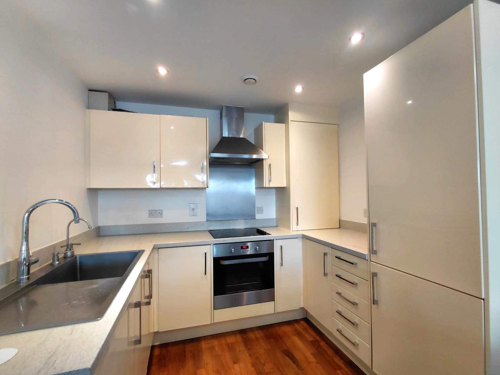 Flat Zodiac Close in Greater London