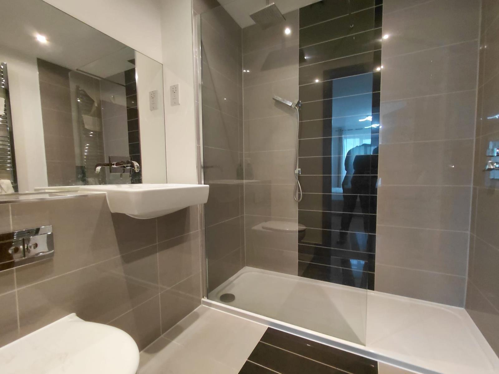 Flat Zodiac Close in Greater London