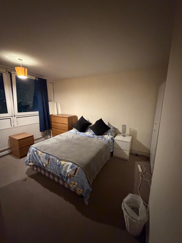 Room Evenwood Close in Greater London