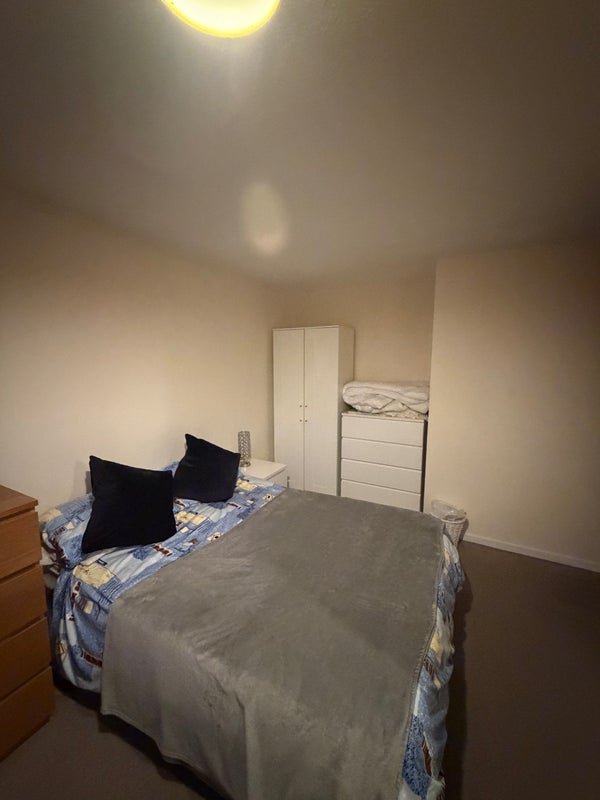 Room Evenwood Close in Greater London