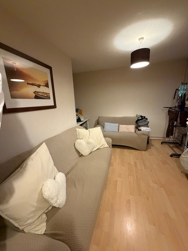 Room Evenwood Close in Greater London