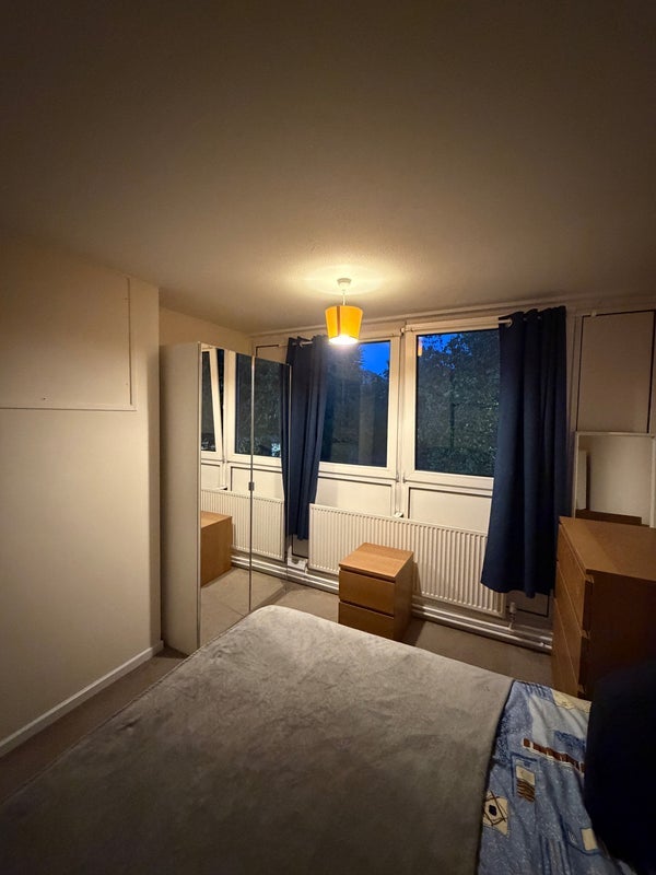 Room Evenwood Close in Greater London