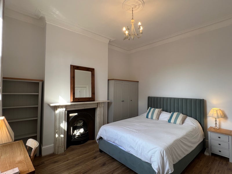 Room Battersea Rise in Greater London
