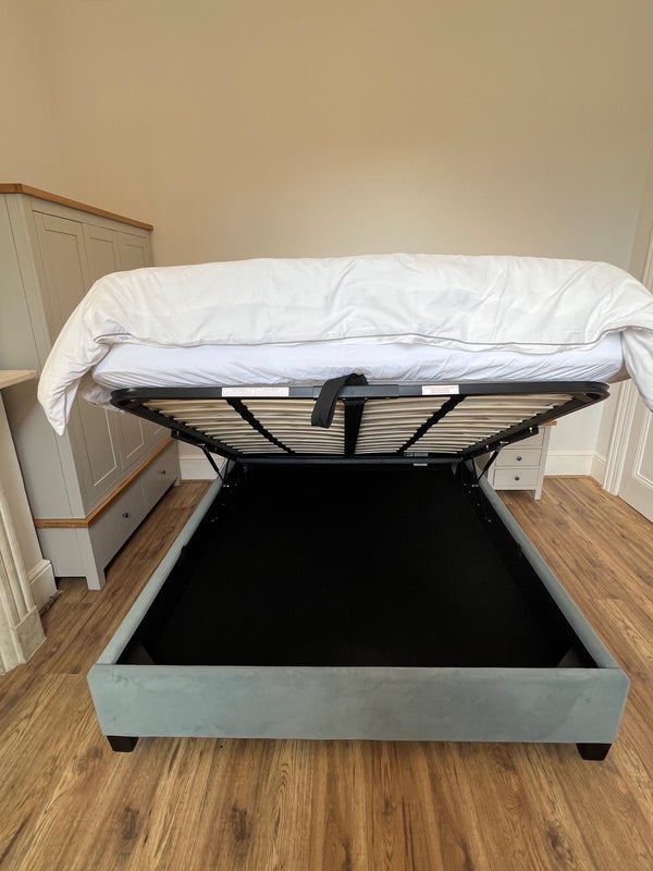 Room Battersea Rise in Greater London