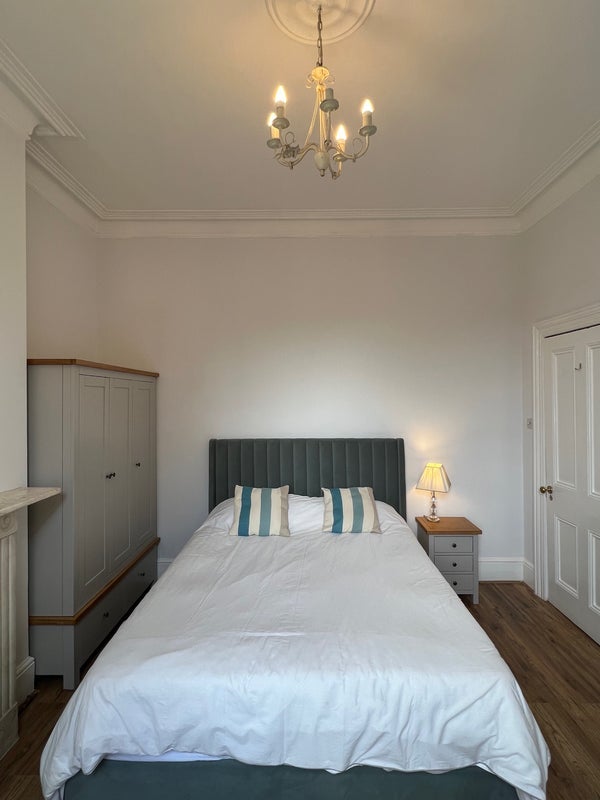 Room Battersea Rise in Greater London