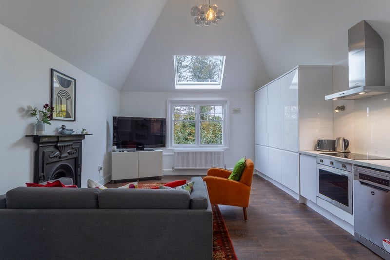 Flat Riggindale Road in Greater London