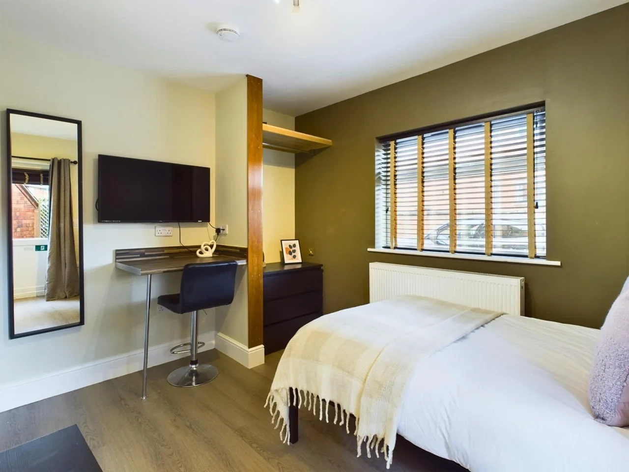 Room Colegrave Street in Lincoln