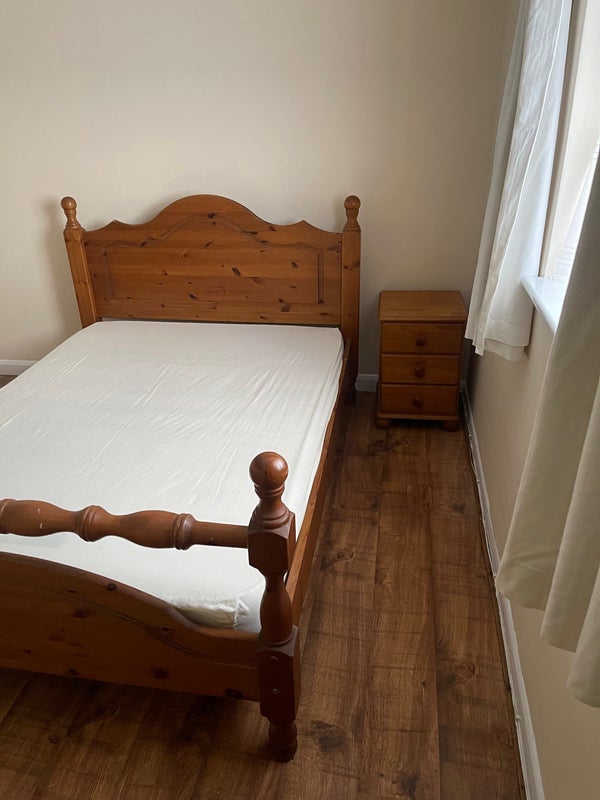 Room Salt Hill Drive in Slough