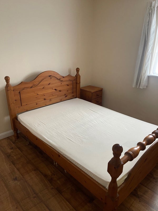 Room Salt Hill Drive in Slough