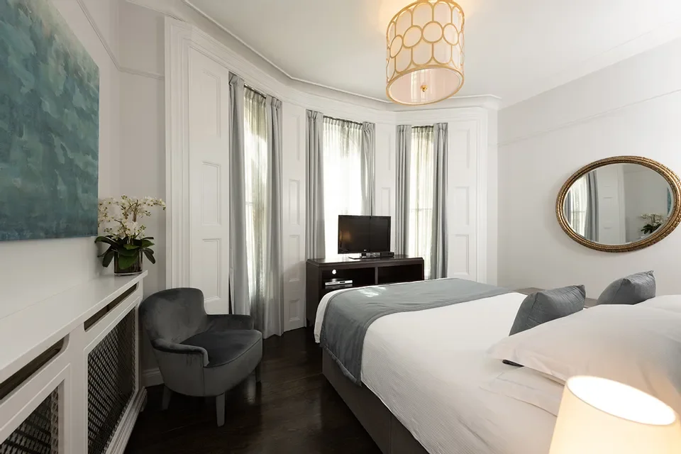Flat Prince of Wales Terrace in Greater London