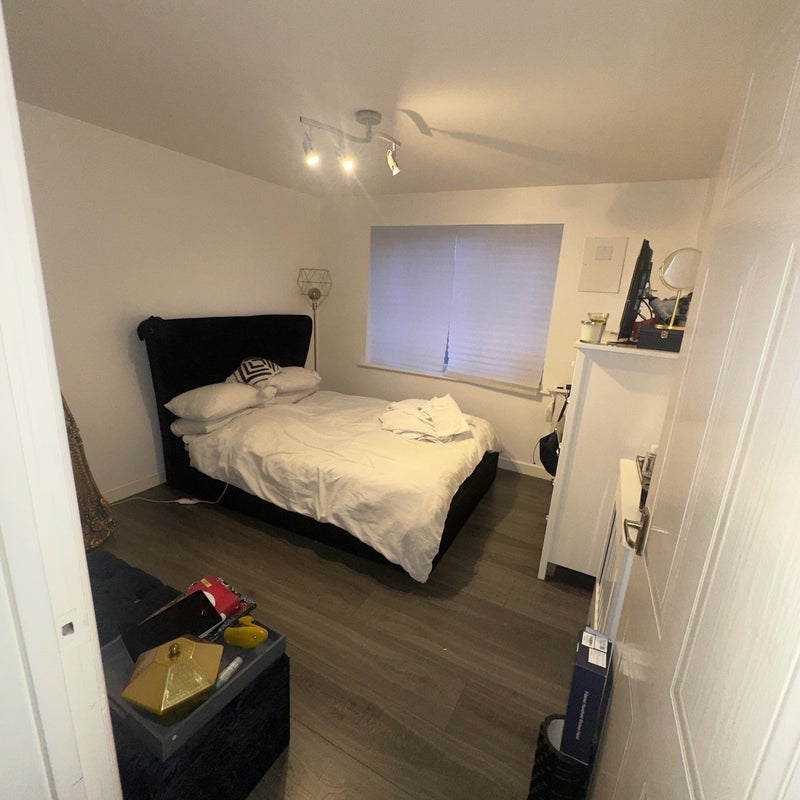 Room Floathaven Close in Greater London