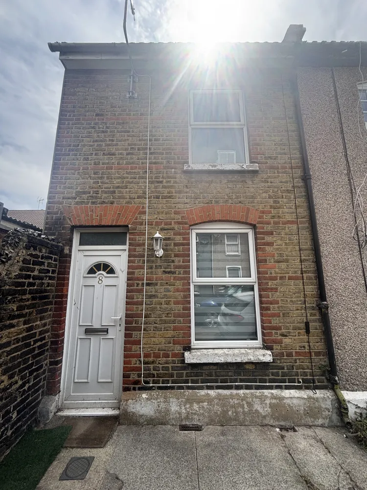 Flat Hartfield Place in Gravesham