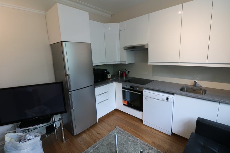 Room Chiswick High Road in Greater London
