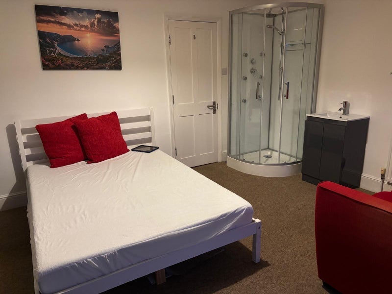 Room Rectory Road in Ipswich