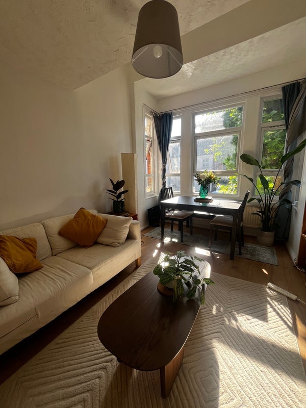 Room Bucharest Road in Greater London