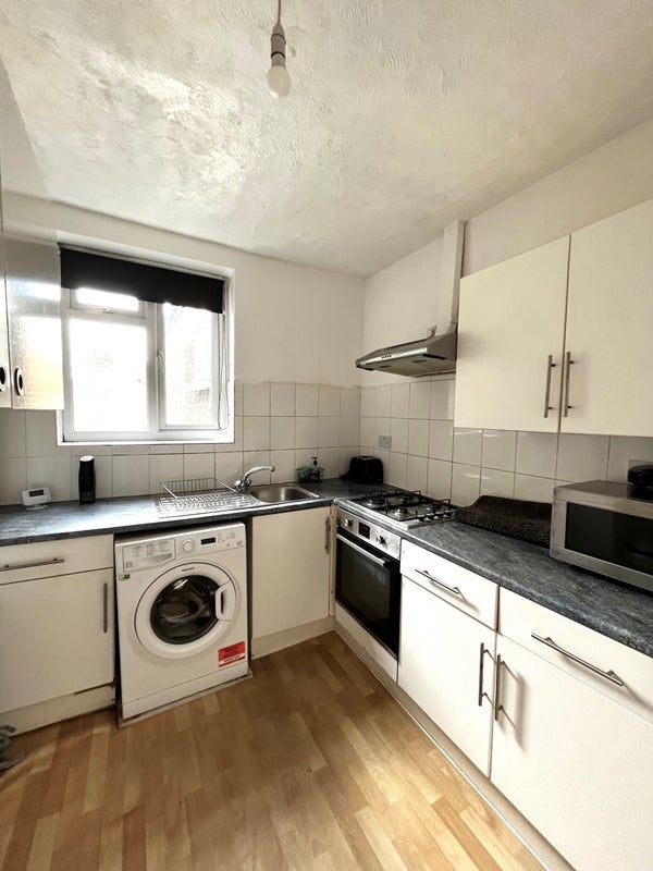 Room Bucharest Road in Greater London
